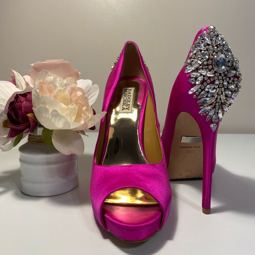 Kiara evening peep-toe pump in hot pink